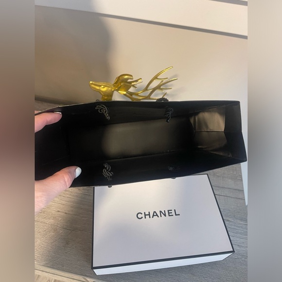New Chanel box and Bag - Picture 7 of 7